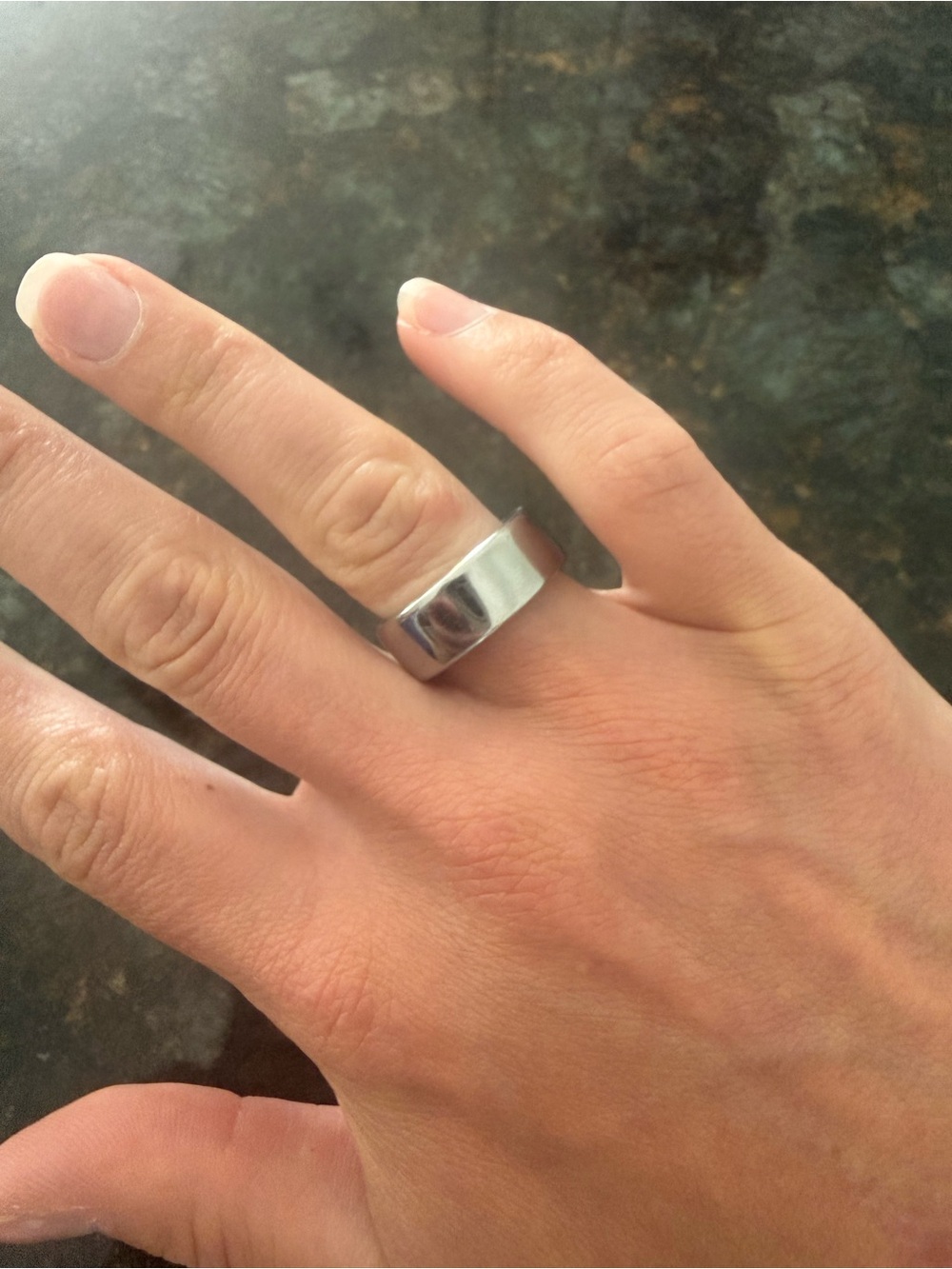 Oura Ring 4 - Silver - Size 7 - Sleep, Activity, Women’s Health, AI Advisor - Picture 3 of 7